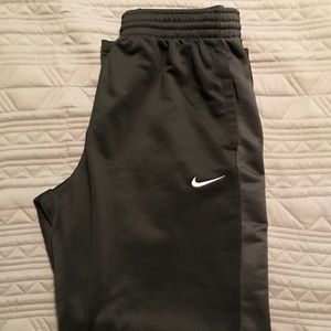 Black Nike Men’s Size L Sweatpants.